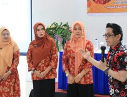 Bangun Kepercayaan Diri, DWP Bulukumba Ikuti Public Speaking