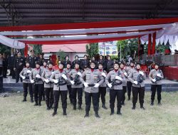 Polwan Bersenjata Lengkap Ikuti Upacara Penurunan Bendera Di Bulukumba