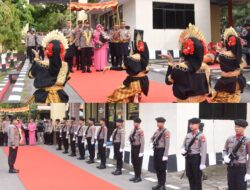 Kunker Kapolda Sulsel Di Polres Bulukumba Disambut Tari Paduppa Dan Hormat Senjata