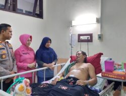 Wujud Kepedulian, Kapolsek Ujung Loe Besuk Anggotanya Yang Sedang Sakit