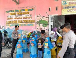 Gerakan Peduli Literasi, Satsamapta Polres Bulukumba Bagikan Puluhan Buku