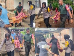 Kompak, Bhabinkamtibmas Dan Babinsa Di Bulukumba, Gotong Warga Yang Sakit