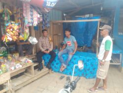 Sambangi Warganya, Bhabinkamtibmas Ajak Sukseskan Pemilu Damai 2024