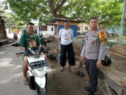 Sampaikan Pesan Pemilu Damai Bhabinkamtibmas Sambangi Warganya