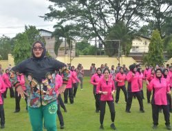 Jaga Kebugaran, Personel Polres Bulukumba dan Bhayangkari Senam Zumba