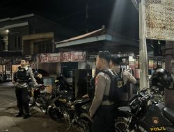 Pantau Situasi di Malam Hari, Patroli Sat Samapta Standby di Perempatan Teko