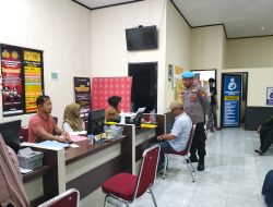Kasi Propam Polres Bulukumba Lakukan Pengawasan Ketat, Pastikan Pelayanan SKCK Sesuai SOP.