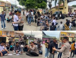 Aksi Humanis Kapolres Bulukumba AKBP Restu, Temui Peserta Aksi Sambil Duduk di Aspal