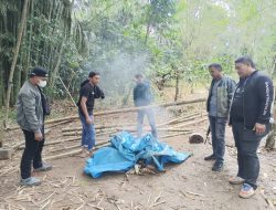 Polsek Kindang Gerebek Lokasi Judi Sabung Ayam di Desa Garuntungan, Arena Dibakar