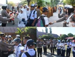 Hari Pertama Sekolah, Kapolres Bagikan Sarapan Roti dan Bagikan Helm untuk Siswa
