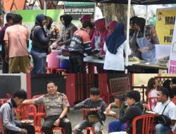 Kapolres Bulukumba Sambangi Aksi Jumat Berkah, Pastikan Makan Gratis Terus Berlanjut.