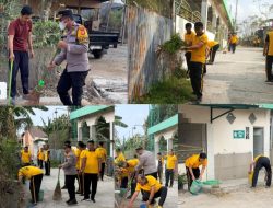 Polisi Peduli Kebersihan, Polres Bulukumba Gelar Jumat Bersih di Masjid Ibadul Makmur Taccorong
